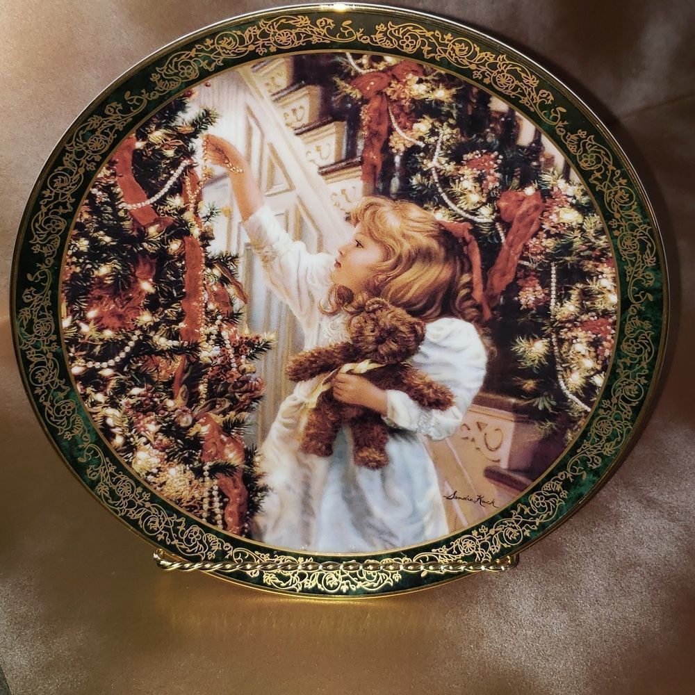 Decorative Plate with Christmas Scene